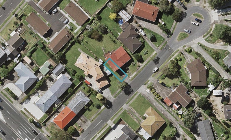 3/5 Chevis Place, Pakuranga, Auckland - Carousel 1