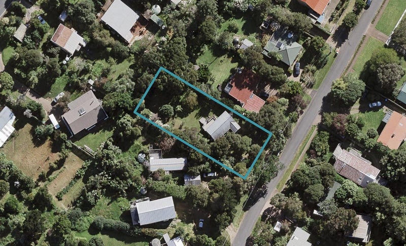 12 Whakarite Road, Ostend, Waiheke Island - Carousel 1