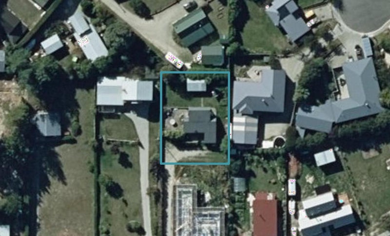 18 Nichol Street, Wanaka - Carousel 1