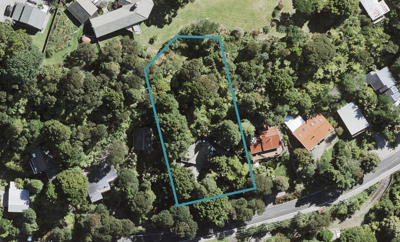 27 Laingholm Drive, Laingholm, Auckland - Carousel 1