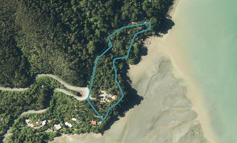 32 Wharf Road, Ōkiwi Bay - Carousel 1