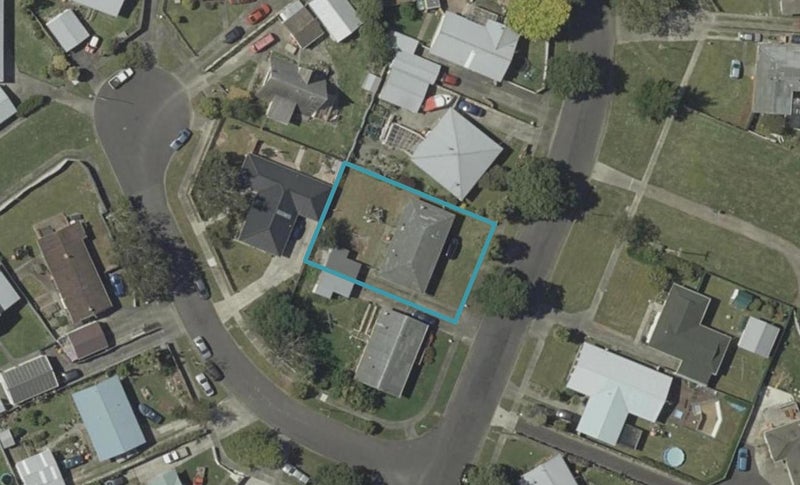 16 Robinson Crescent, Westbrook, Palmerston North - Carousel 1