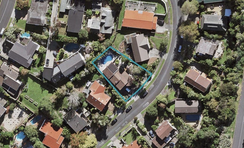 13 Holyoake Place, Chatswood, Auckland - Carousel 1