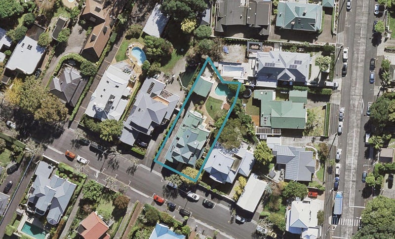 7 Clarence Road, Northcote Point, Auckland - Carousel 1