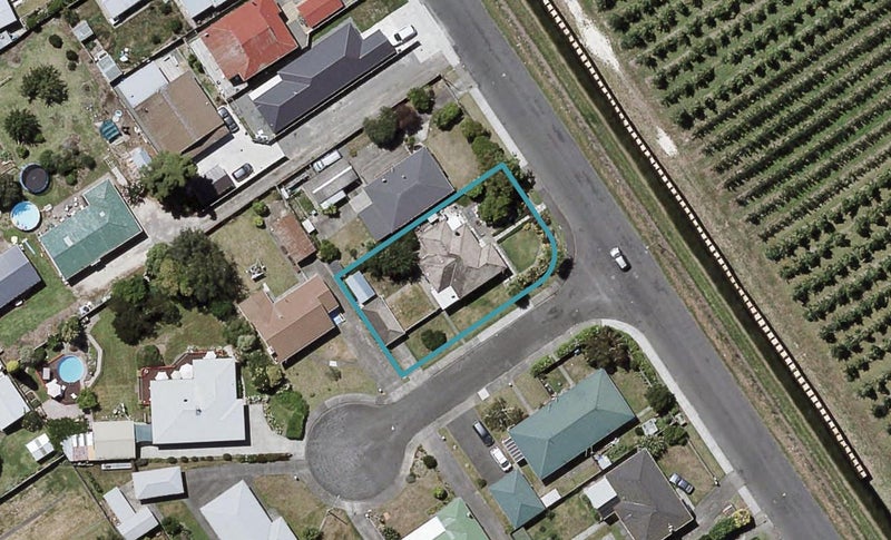431 Collinge Road, Mayfair, Hastings - Carousel 1