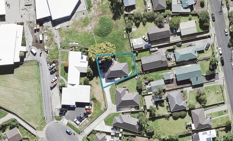 7C Grandison Crescent, New Lynn, Auckland - Carousel 1