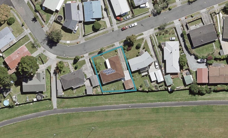 14 Kentucky Street, Totara Park, Upper Hutt - Carousel 1