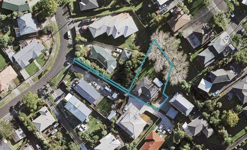 17 Peter Mulgrew Street, New Windsor, Auckland - Carousel 1