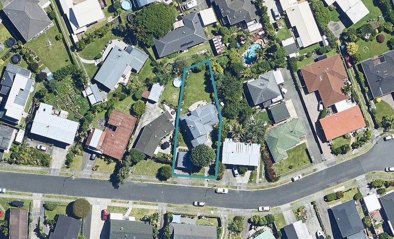 9 Sunny Bay Road, Matua, Tauranga - Carousel 1