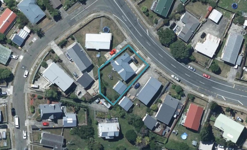 437 Warspite Avenue, Ascot Park, Porirua - Carousel 1
