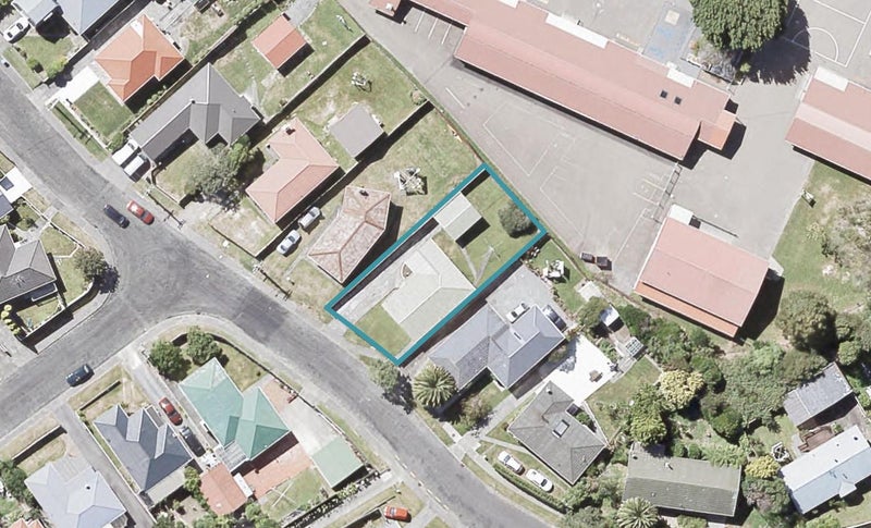 44 Holland Street, Wainuiomata, Lower Hutt - Carousel 1
