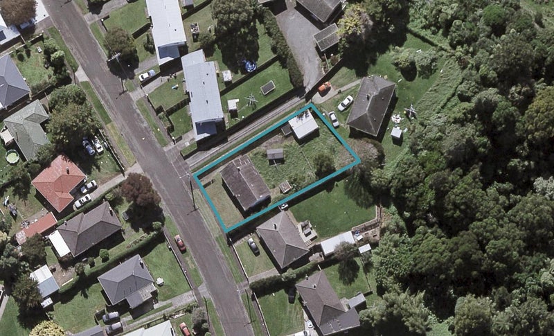 17 Miro ST, Merrilands, New Plymouth - Carousel 1