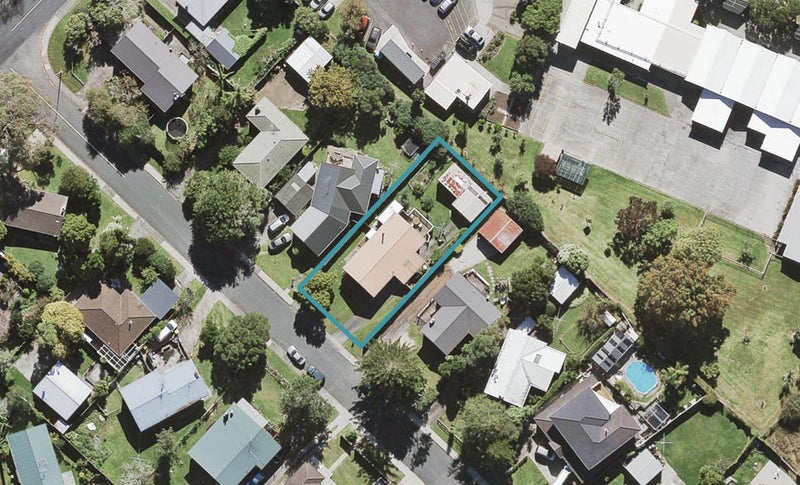 7 Ashbourne Place, Glendene, Auckland - Carousel 1