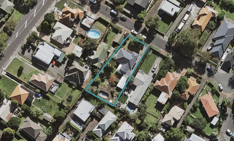 1 August Place, Greenlane, Auckland - Carousel 1