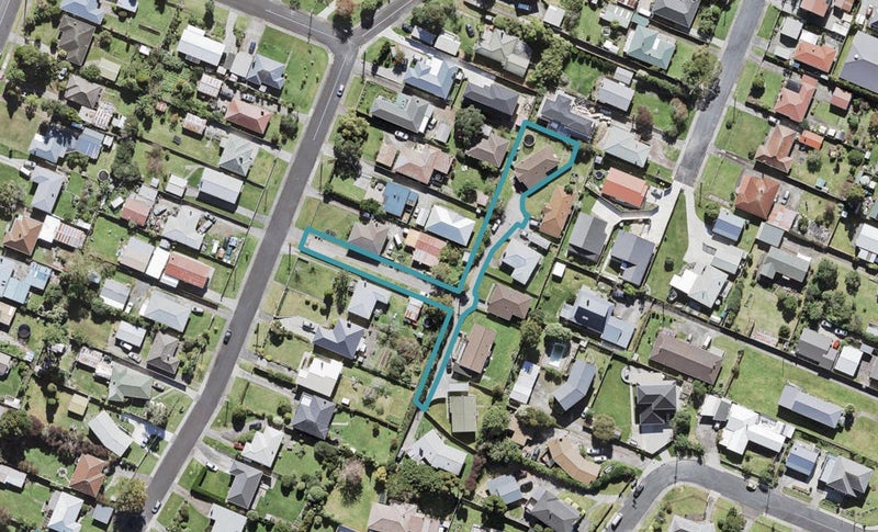 10D Laura Street, Kelston, Auckland - Carousel 1