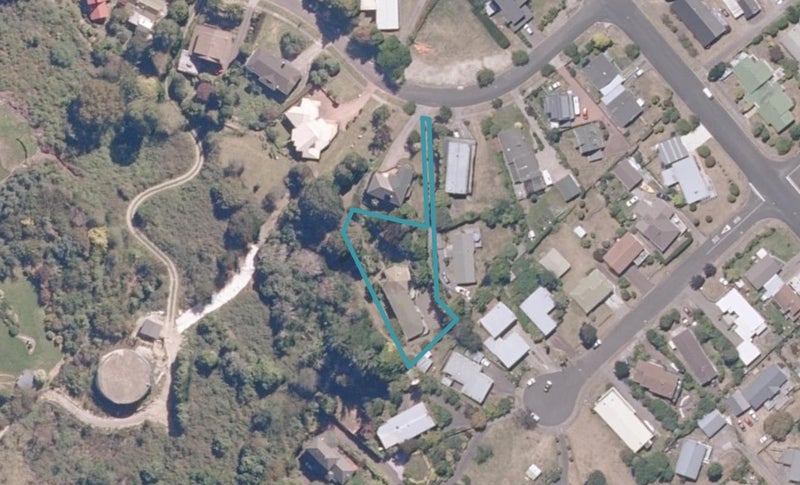 11 Cherry Lane, Acacia Bay, Taupo - Carousel 1