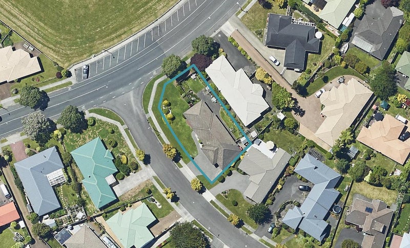 2 Thelma Place, Lynmore, Rotorua - Carousel 1