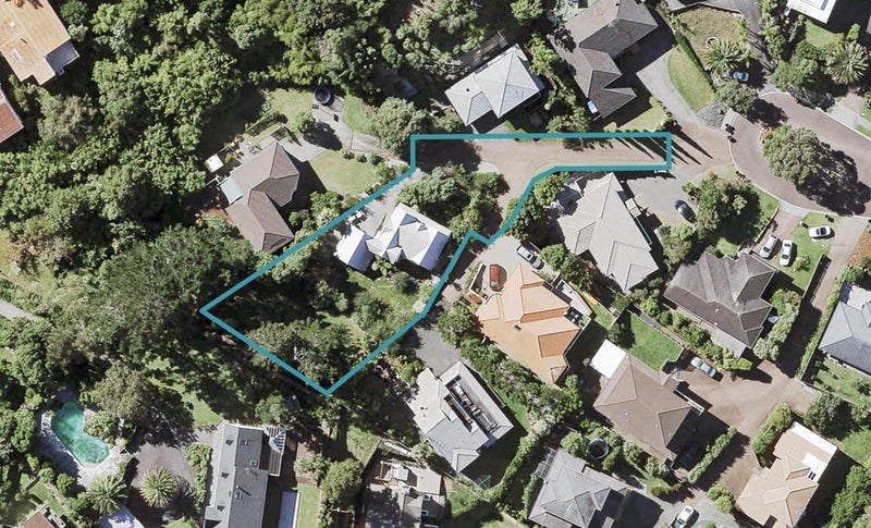 82 Crestview Place, Browns Bay, Auckland - Carousel 1