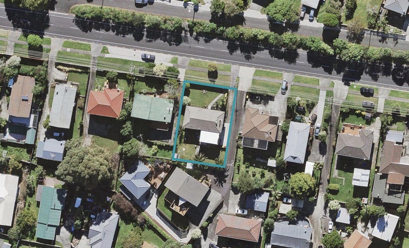 37 Triangle Road, Massey, Auckland - Carousel 1