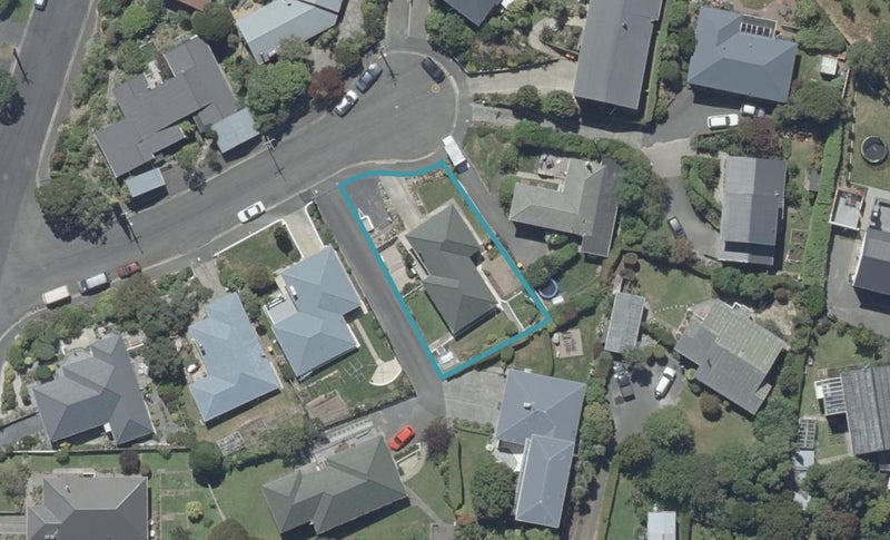 12 Upland Street, Helensburgh, Dunedin - Carousel 1
