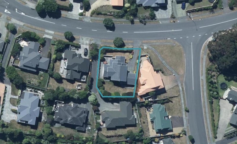 70 Joseph Banks Drive, Whitby, Porirua - Carousel 1
