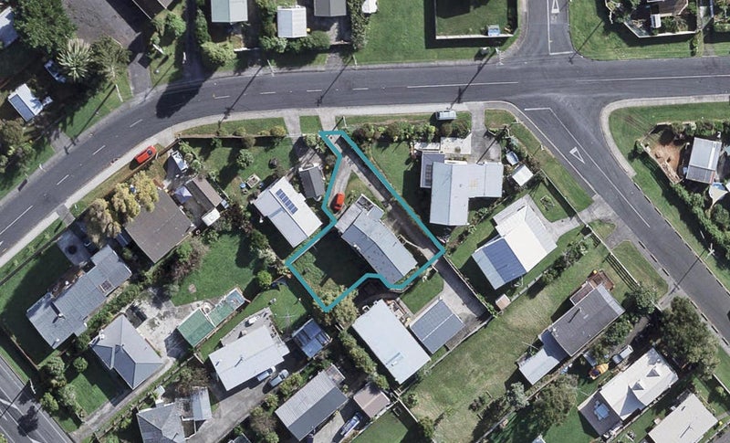 4 Parakai Avenue, Parakai, Helensville - Carousel 1