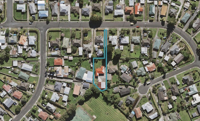 52 Blake Road, Mangere East, Auckland - Carousel 1