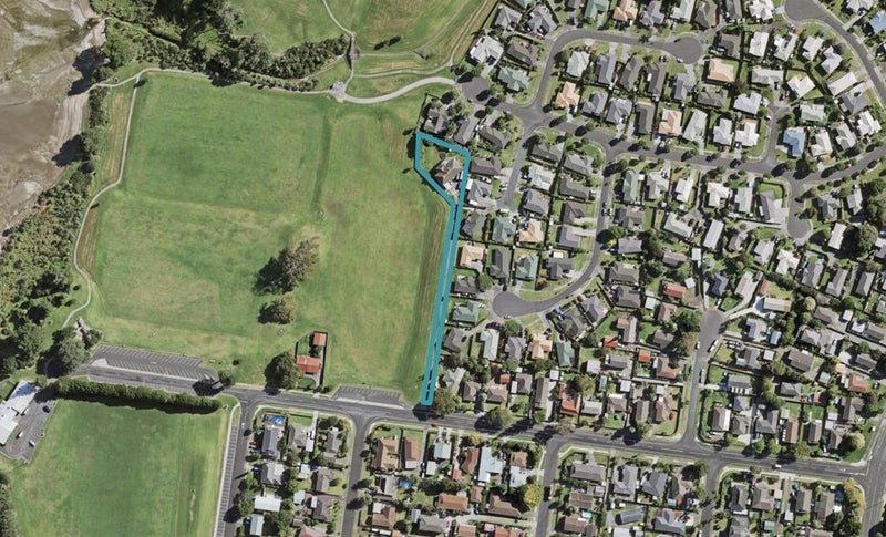 33 Gibbons Road, Weymouth, Auckland - Carousel 1