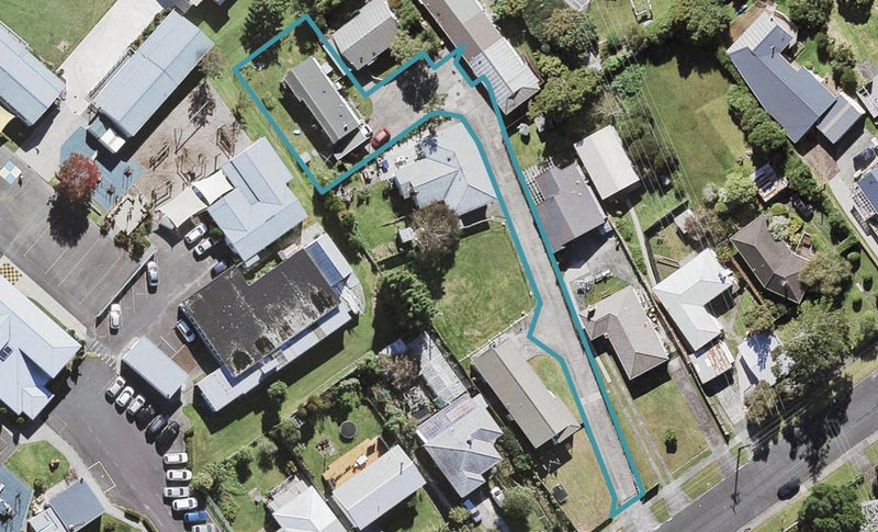 68D Roberts Road, Te Atatū South, Auckland - Carousel 1