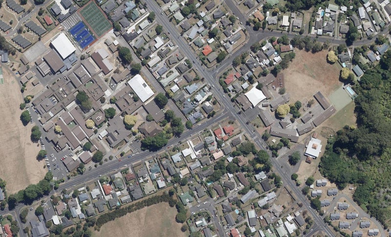 153 Masters Avenue, Silverdale, Hamilton - Carousel 1