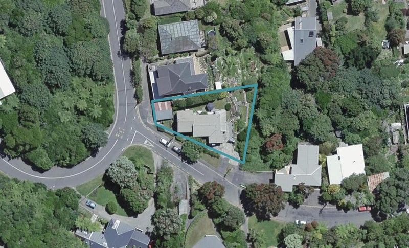 15 Gloucester Street, Wilton, Wellington - Carousel 1