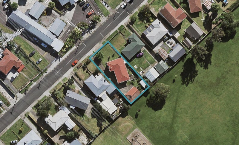 11 Edward Avenue, Otara, Auckland - Carousel 1