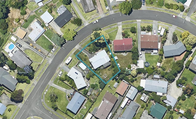 13 Cumberland Crescent, Welcome Bay, Tauranga - Carousel 1