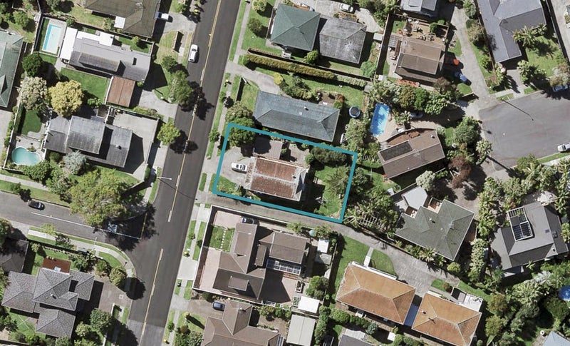 127 Glenmore Road, Sunnyhills, Auckland - Carousel 1