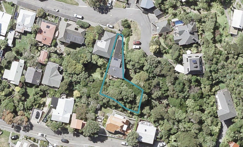 30 Totara Street, Eastbourne, Lower Hutt - Carousel 1