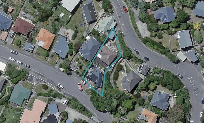 27 Ashleigh Crescent, Miramar, Wellington - Carousel 1