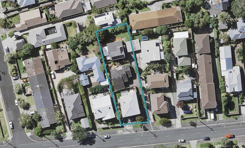 2/44 Old Lake Road, Narrow Neck, Auckland - Carousel 1
