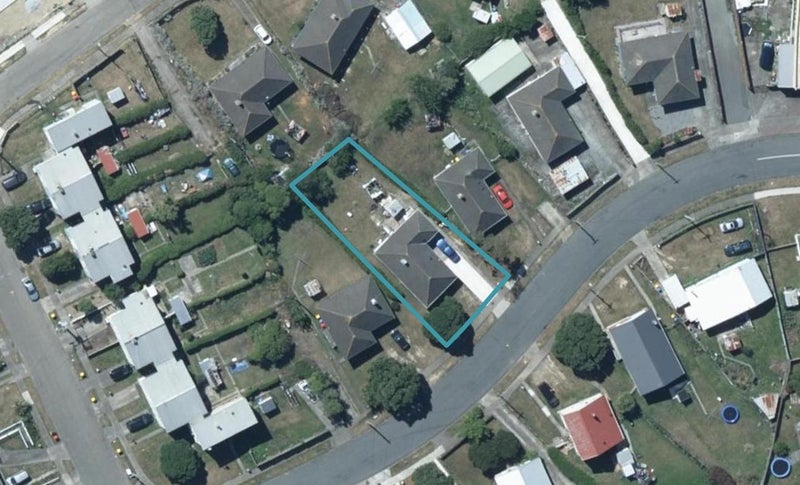 5 Fawn Street, Cannons Creek, Porirua - Carousel 1