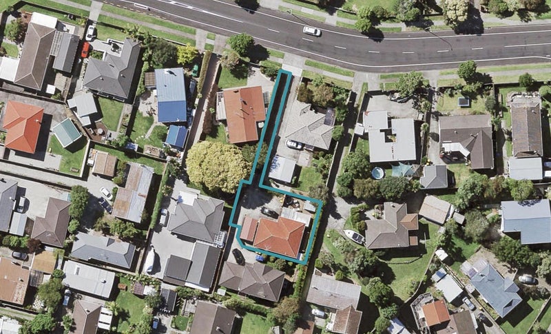 105 Gills Road, Bucklands Beach, Auckland - Carousel 1