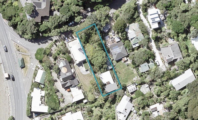 6 Taungata Road, York Bay, Lower Hutt - Carousel 1