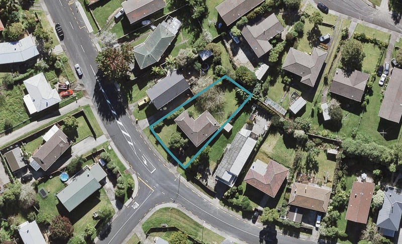 42 Kemp Road, Massey, Auckland - Carousel 1