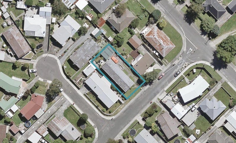 1/69 Oregon Drive, Maoribank, Upper Hutt - Carousel 1