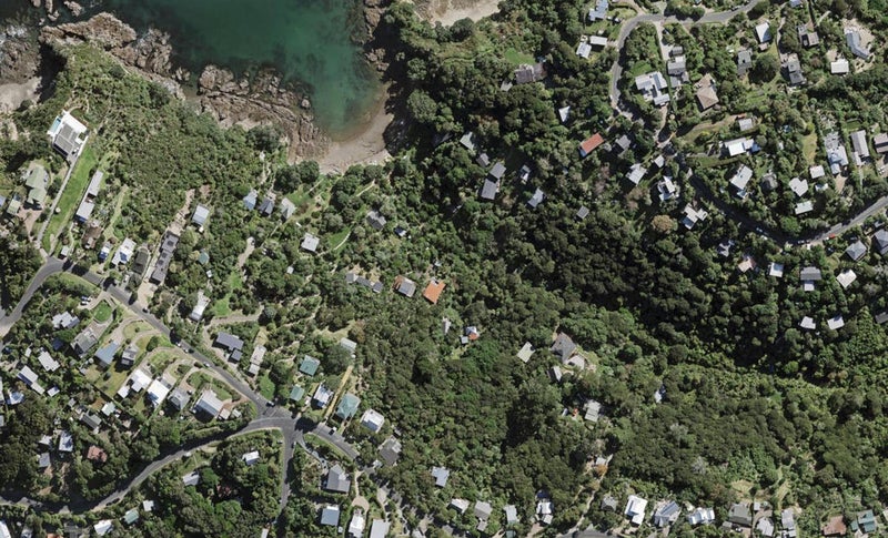 8 Te Aroha Avenue, Oneroa, Waiheke Island - Carousel 1