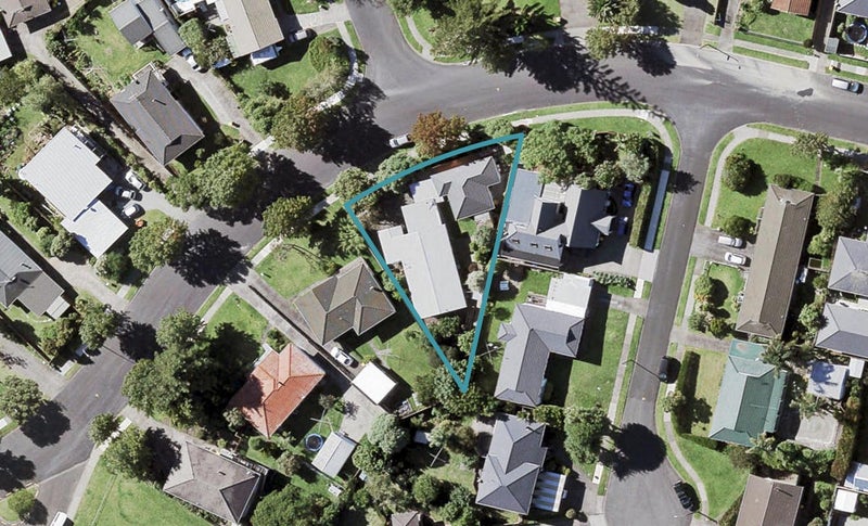 14 Wells Road, Bucklands Beach, Auckland - Carousel 1