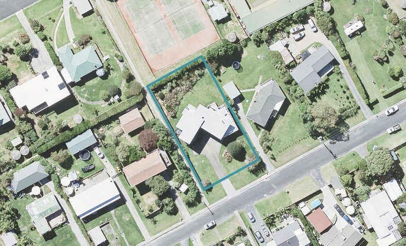 10 Sea View Road, Leigh, Leigh - Carousel 1