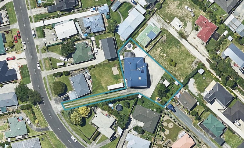 33 Humber Crescent, Gate Pa, Tauranga - Carousel 1