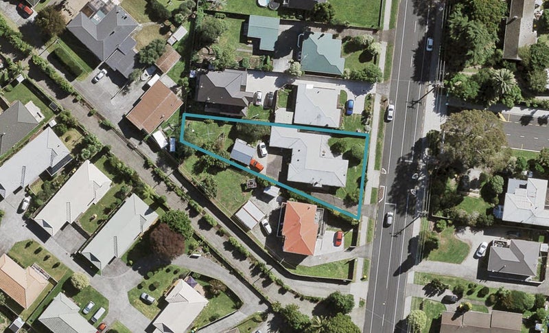 14 Rathgar Road, Henderson, Auckland - Carousel 1