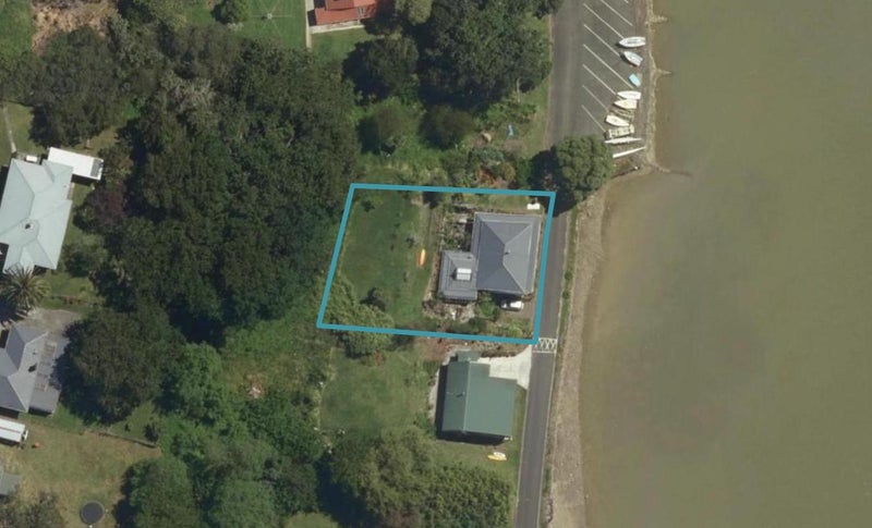9 Clendon Esplanade, Rawene, Kaikohe - Carousel 1