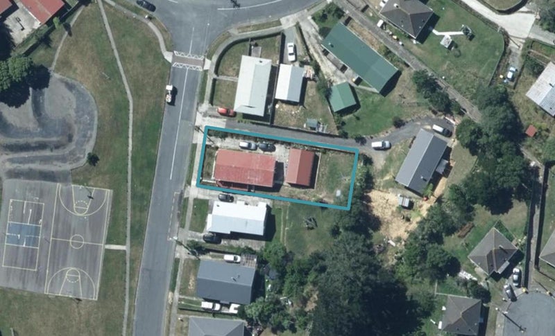 218 Sievers Grove, Cannons Creek, Porirua - Carousel 1
