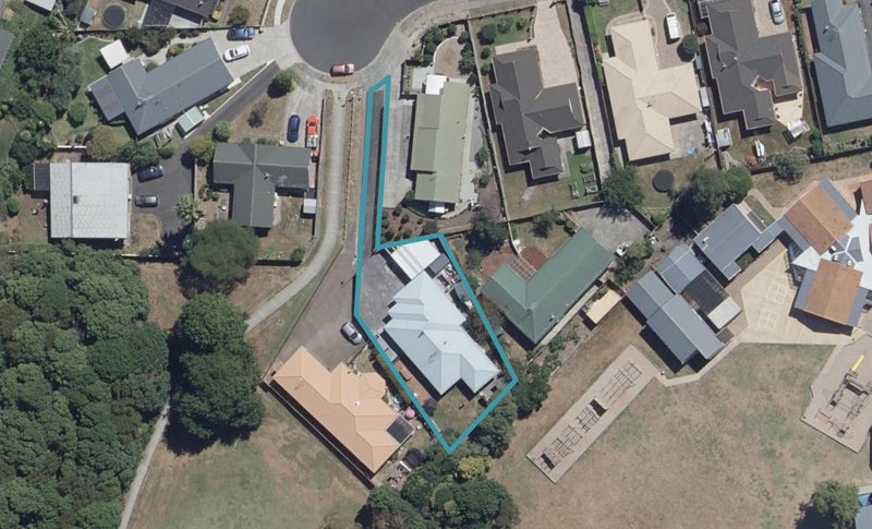 19 Minnie Place, Pukete, Hamilton - Carousel 1